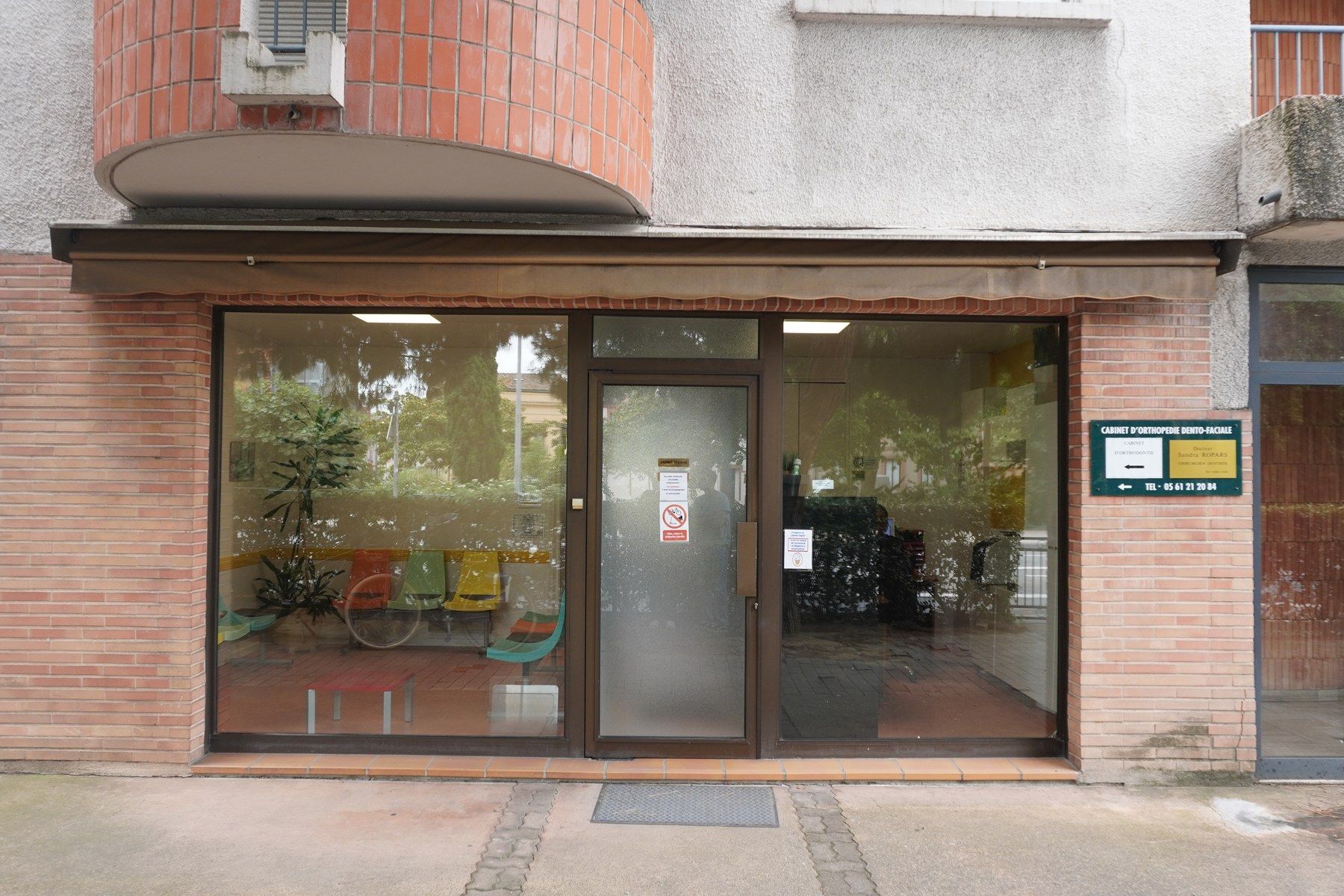 L'entrée du cabinet, 58 boulevard des Minimes à Toulouse