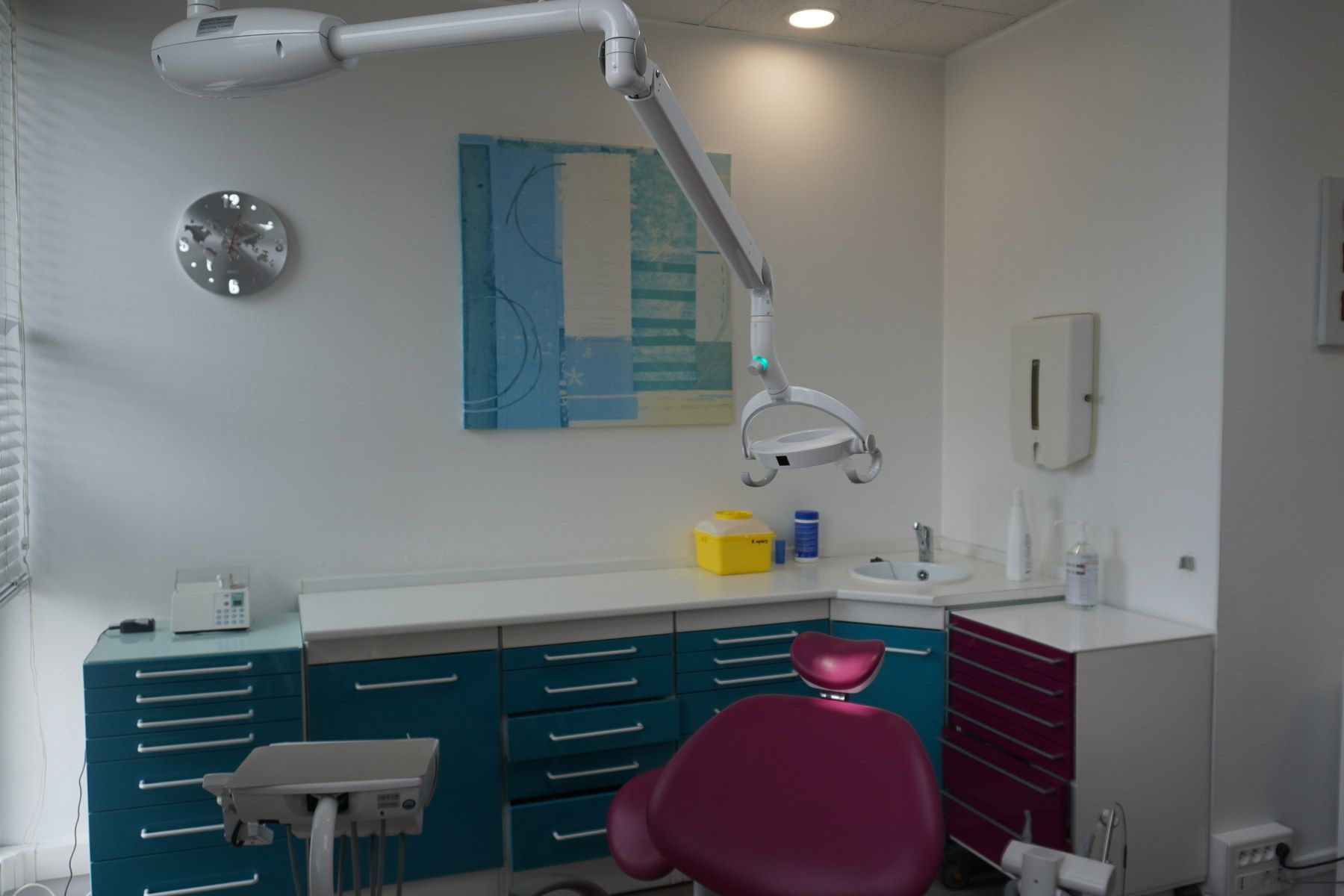 Salle de soins du cabinet d'orthodontie du Dr Ropars à Toulouse